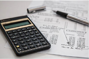 Calculatrice et papiers